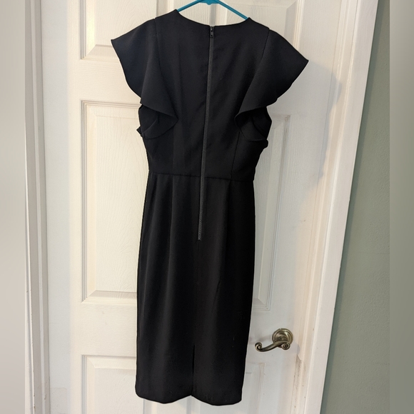 Black flutter sleeve fitted dress - Picture 4 of 5